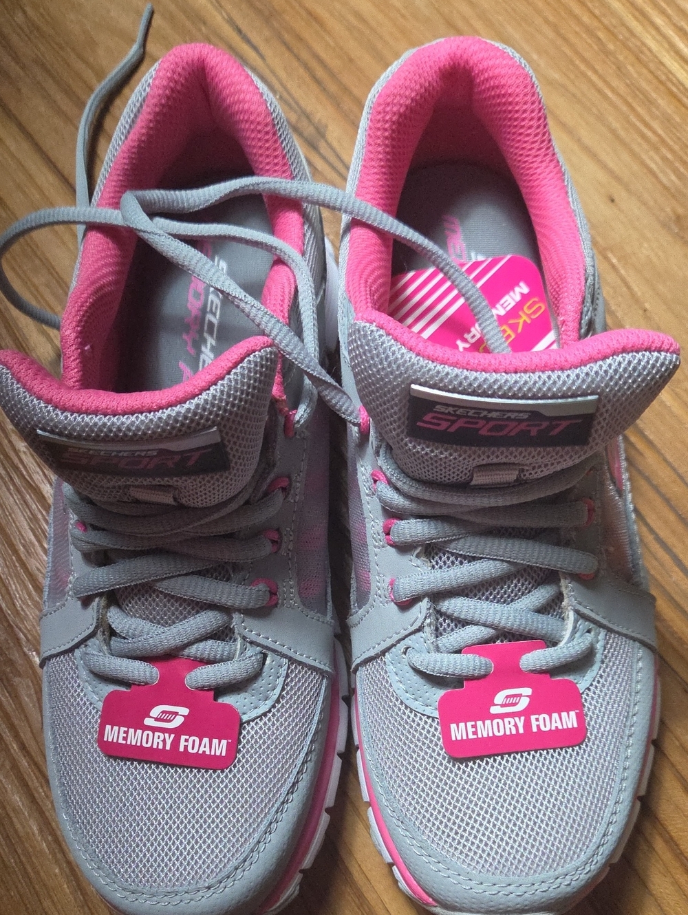 Skechers Women's Gray and Pink Athletic Memory Foam Sneakers Size 6
